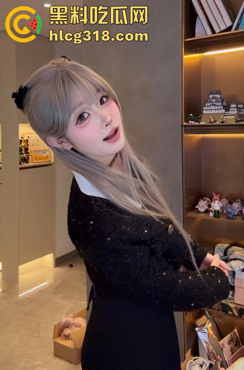 顶级尤物福利姬【小屁大王】屁小六，罕见做爱视频流出，各种逼脸同框视角，绝对的人间尤物啊！-1