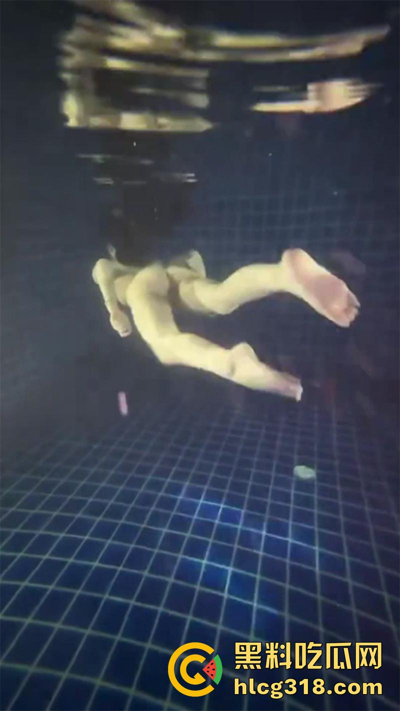 顶级尤物福利姬【小屁大王】屁小六，罕见做爱视频流出，各种逼脸同框视角，绝对的人间尤物啊！-9