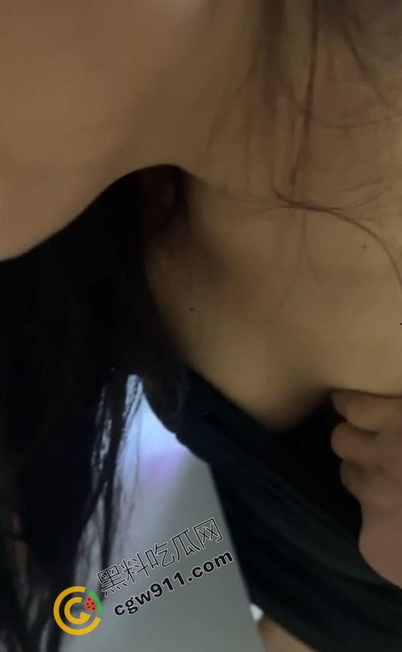 海角大神趁父亲工地加班，猛虐D杯巨乳母亲，肥臀淫水横流，呻吟失控至，爆操骚穴失禁-8