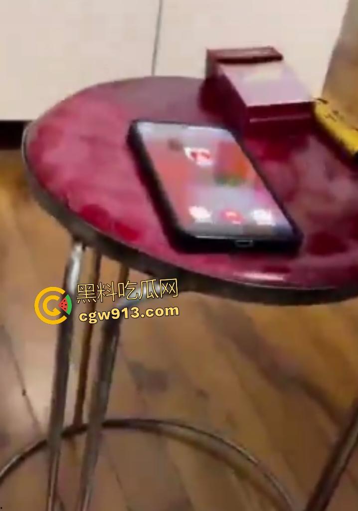 集美两头爽吃被双男揭穿！张勇舔狗订婚砸钱陪睡，发现后直接联系集美的姐姐当面对质，百口莫辩！-8