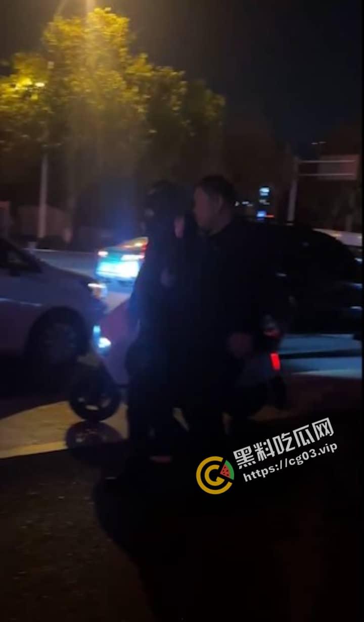 郑州风暴酒吧  因涉黄被查 拉走16大巴车的人-8