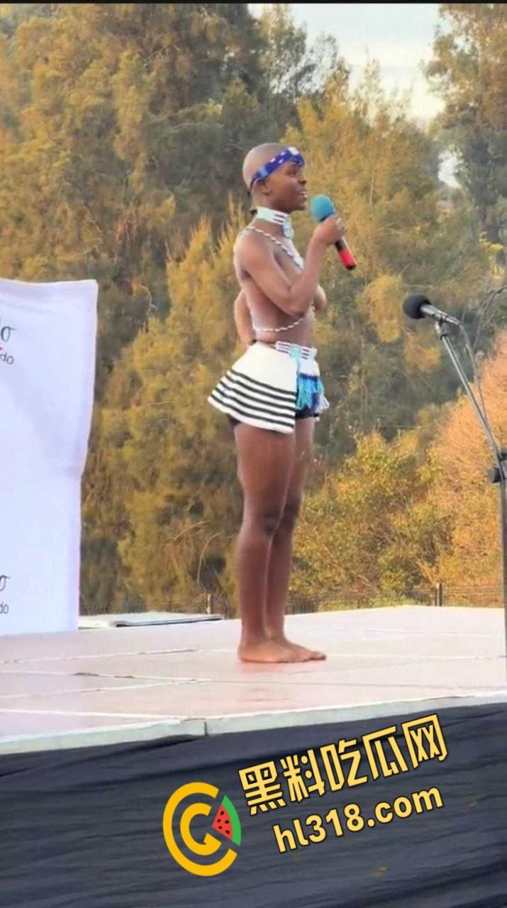 开普敦东部Miss inkciyo传统选美比赛,参加选手必须是处女,性感酮体舞台一展歌喉,不得不说真有看点 !-3