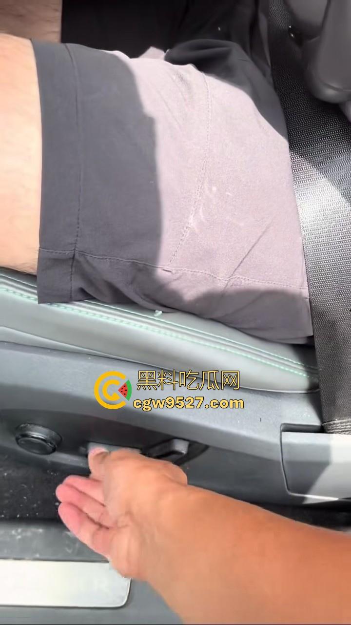 成都极氪撞护拦事故,严重的交通事故安全气囊居然没有弹出来,完全失去自救的机会,买极氪的朋友要注意啦!-5