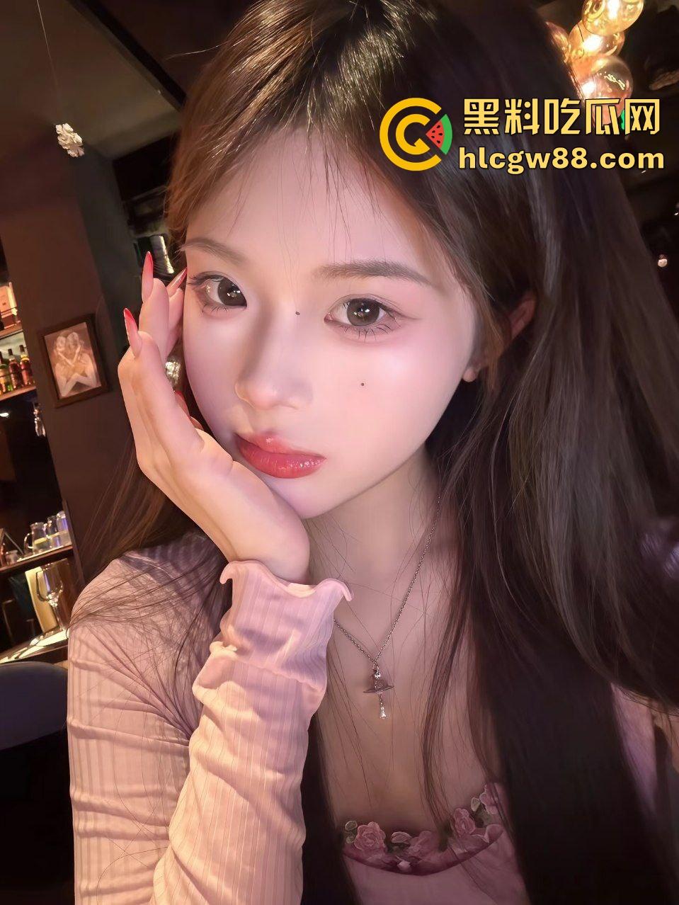 淫妻少妇妈妈 (陈霞) 为给女儿找工作下海做母狗,母女俩大展骚性,只要钱到位母女皆可双飞!-4