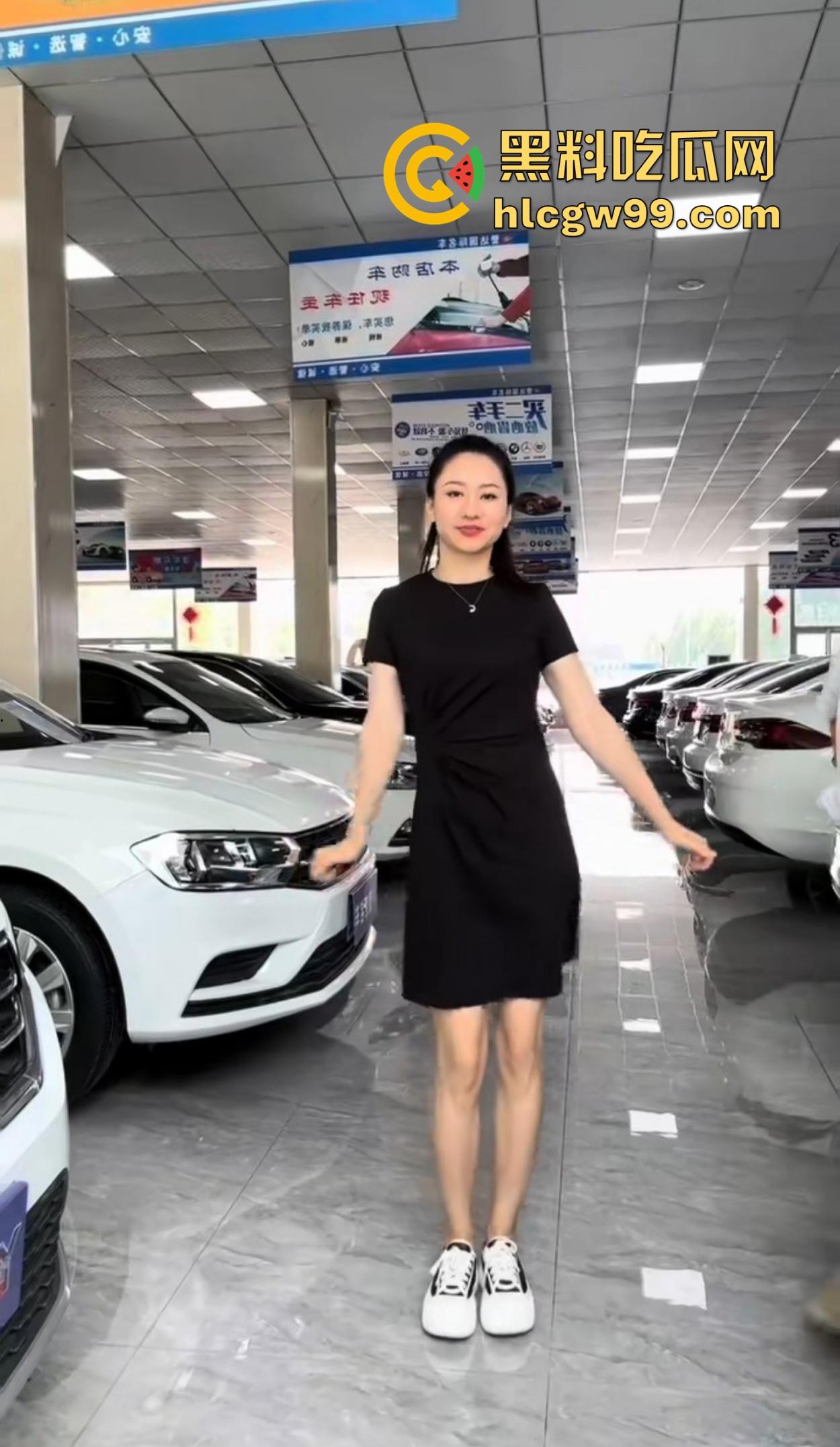 郑州卖车女主播一跳成名 跳绳甩胸直播卖二手车 胸甩得快飞出来了 粉丝看车还是看胸？-8