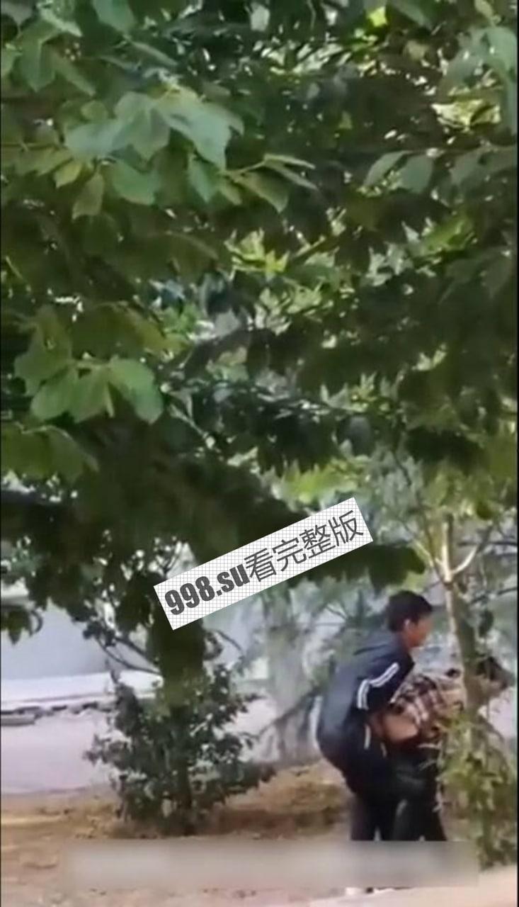 户外操逼秀大合集 尤其最后一位 感觉像当街强奸-5