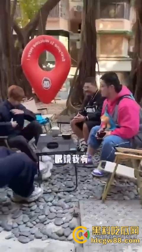 打入成都GAY圈，熊猪文化震碎三观，胖熊陪床8000块，花钱买个肉山压床？到底是什么口味？-3