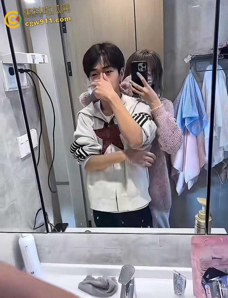 抖音340万粉网红【少涵】自曝猛料，男友伍六七出轨操女粉，无套内射女粉为其打胎，做爱视频曝光实锤无疑！-6