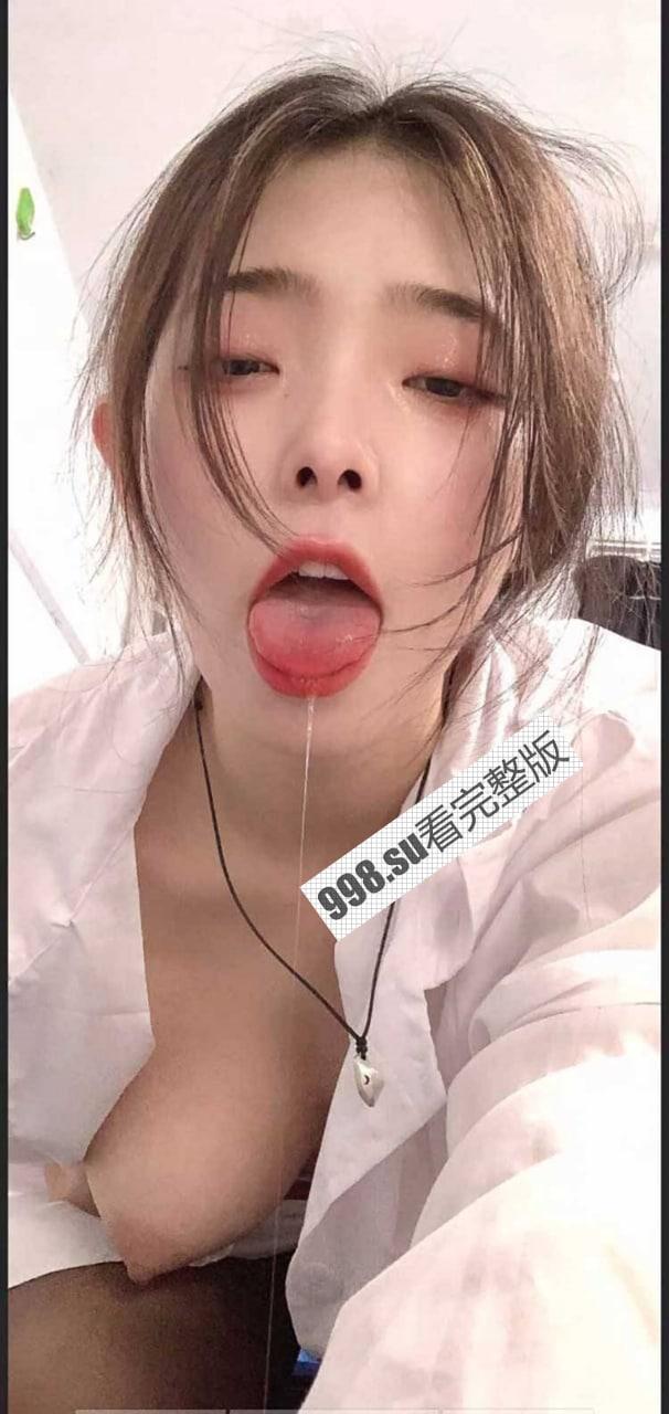 全网疯传 上海工商学院 李思颖 极品反差眼镜娘 大四学姐厕所吃鸡-4