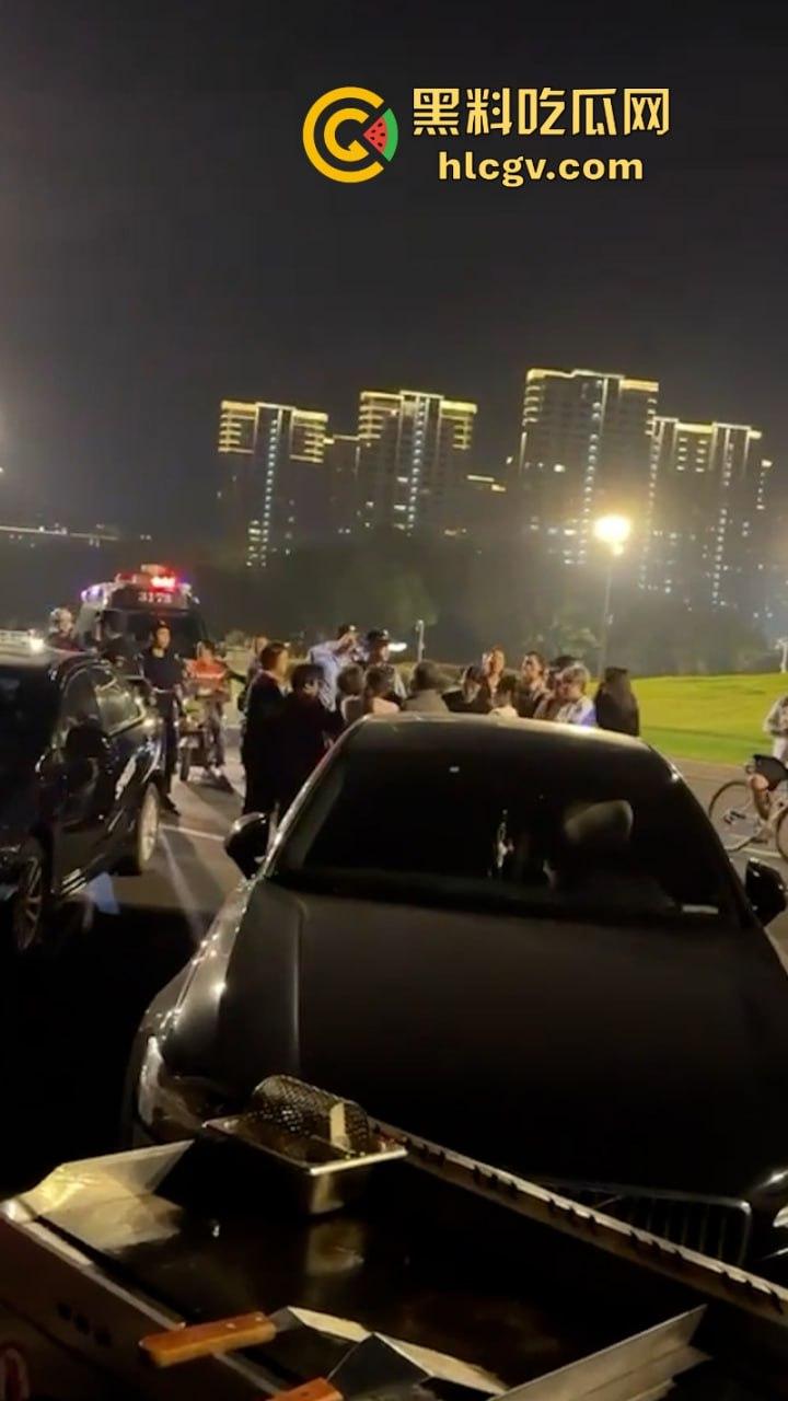 福州女子给已婚男发暧昧信息天天发骚 全家总动员婆媳联手抓小三  打成狗了这是！-11