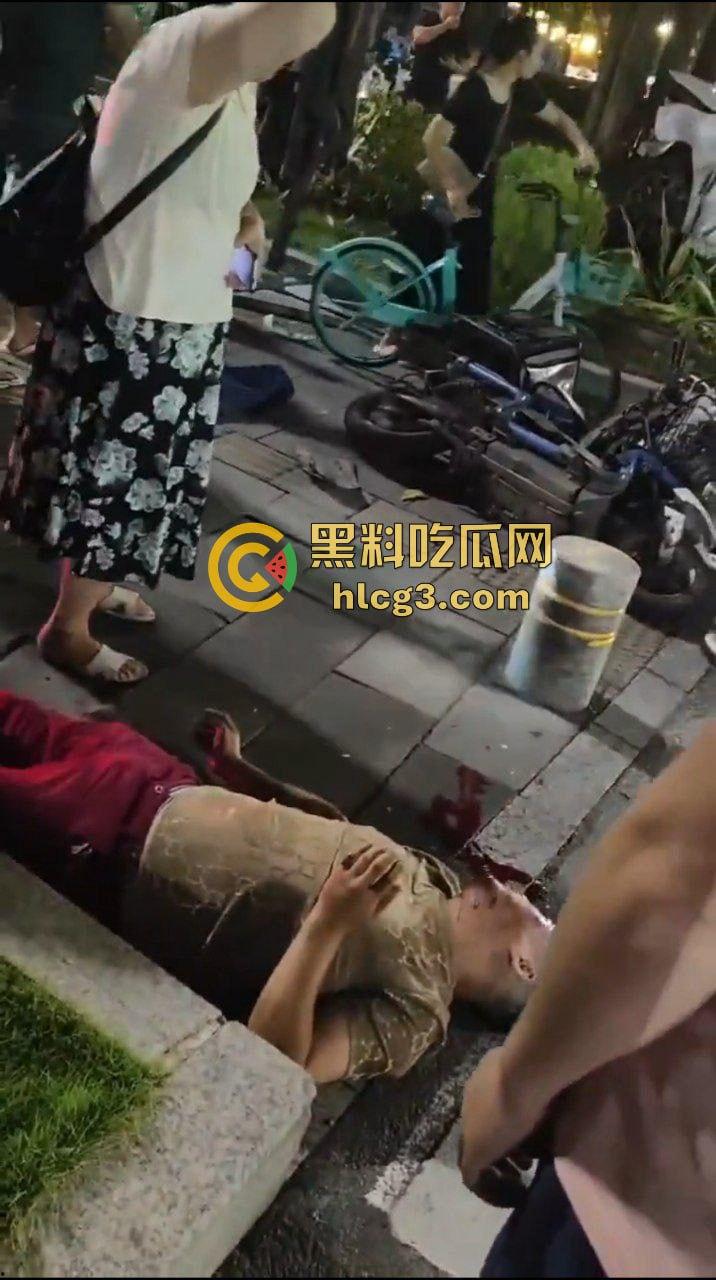 深圳龙岗区重大车祸 网约车司机突发恶疾 超速与电动车相撞 致5人受伤 2人死亡！-9