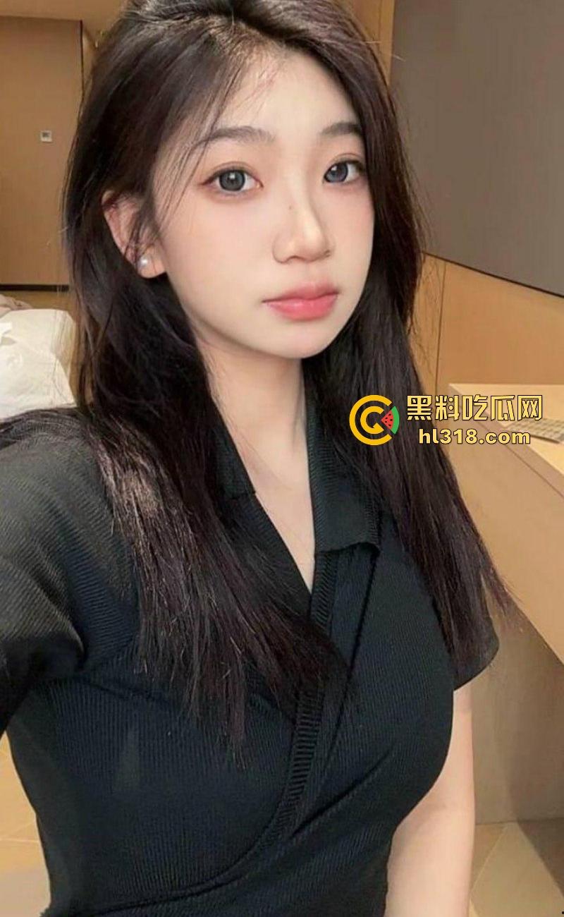 杭州医科大学【李思思】网恋遭哄骗PUA,不远千里送逼上门,被炮友无套暴操直顶子宫!-1