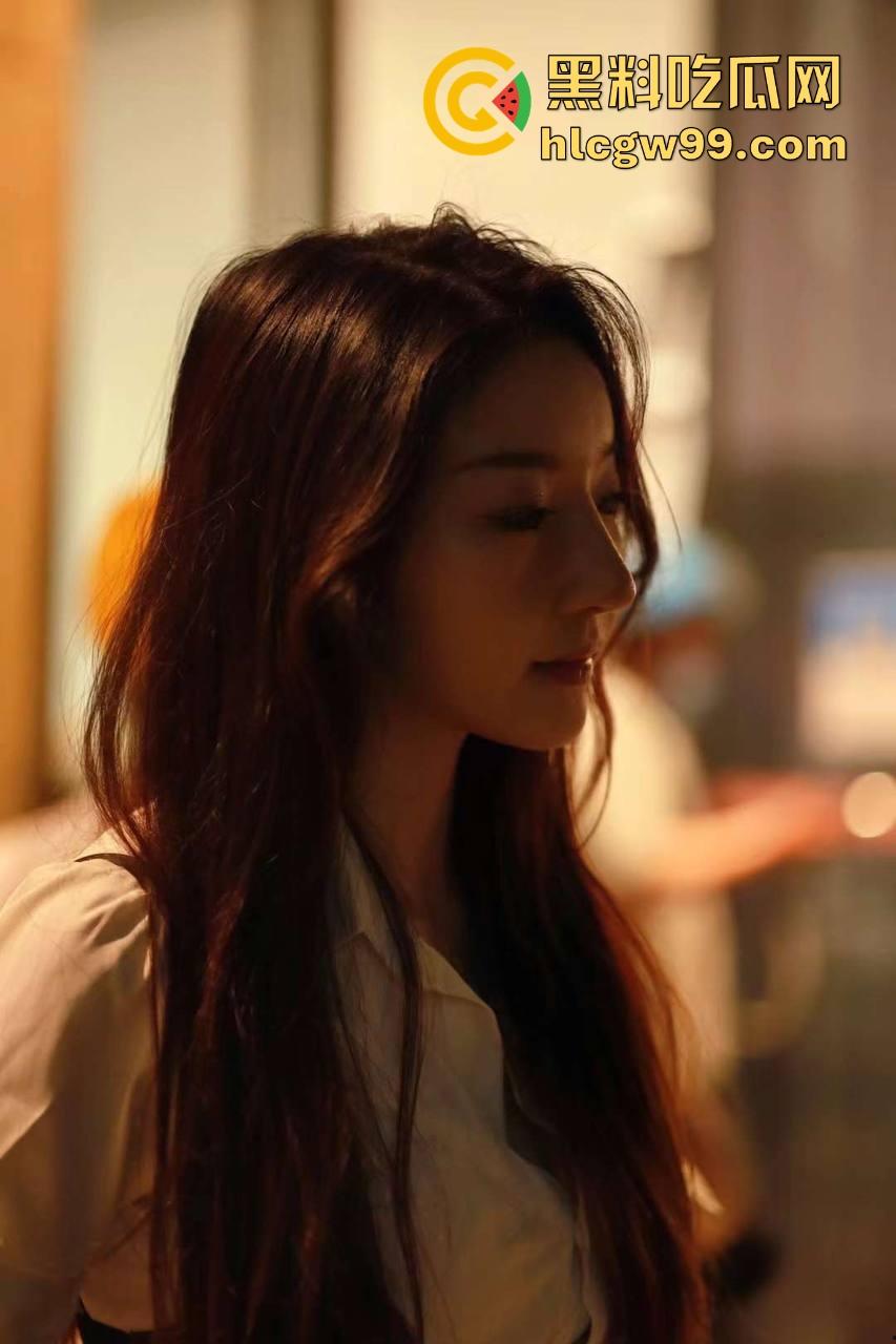 同学聚会为何成出轨场？十年前的班花饭局上撩到失控，荤段子挑动旧情，全场火花四溅！-1