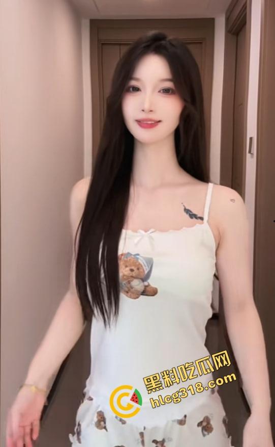 抖音大奶女主播PK秀绝活,一套骚操作连招收割大哥,姿势全会身材又骚,哪个大哥能挺住不缴械?-2