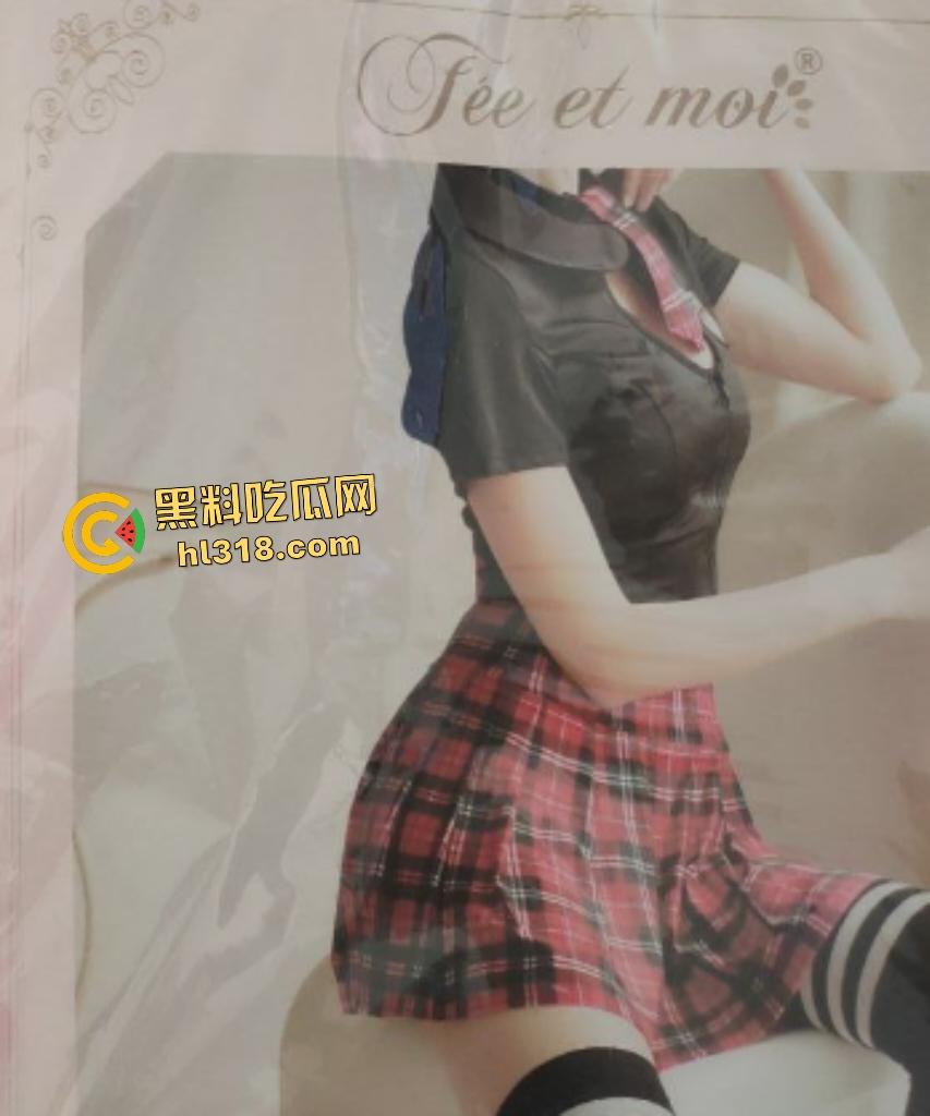 四川大学硕士【赵红艳】高材生反差婊被绿帽癖老公狂拍后入骑乘，希望有金主来帮他解决“困难”！-2