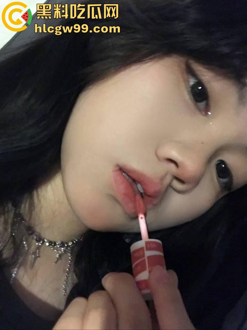 今天的飞机就打到这里了！秦皇岛清纯小妹【张念一】独特性癖好小母狗，偷穿父亲内裤自慰-7