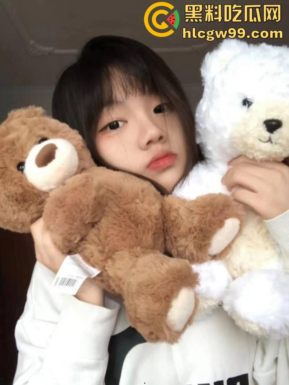 今天的飞机就打到这里了！秦皇岛清纯小妹【张念一】独特性癖好小母狗，偷穿父亲内裤自慰-9