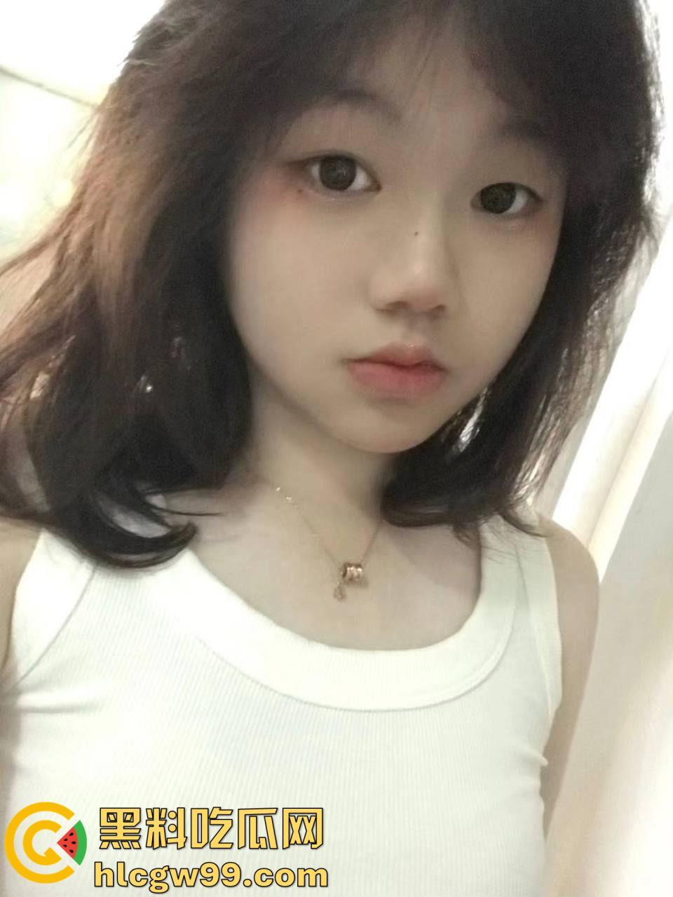 今天的飞机就打到这里了！秦皇岛清纯小妹【张念一】独特性癖好小母狗，偷穿父亲内裤自慰-11