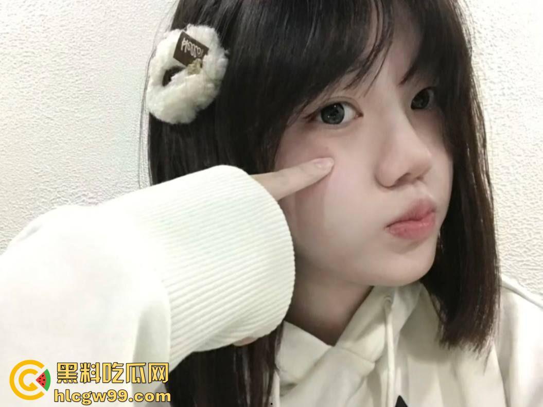 今天的飞机就打到这里了！秦皇岛清纯小妹【张念一】独特性癖好小母狗，偷穿父亲内裤自慰-16