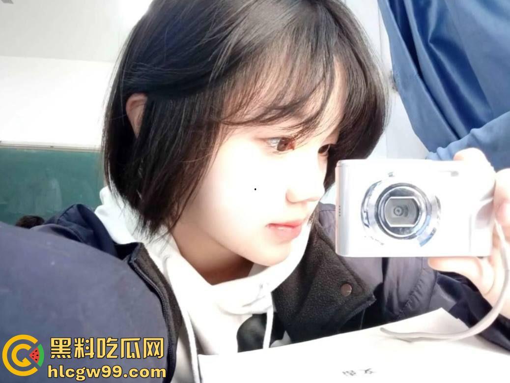 今天的飞机就打到这里了！秦皇岛清纯小妹【张念一】独特性癖好小母狗，偷穿父亲内裤自慰-18