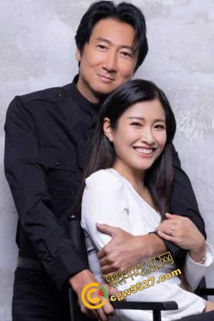 明星也淫乱!香港功夫巨星【洪金宝】儿媳【周家蔚】群交视频大曝光,1女V多男,画面真刺激-3