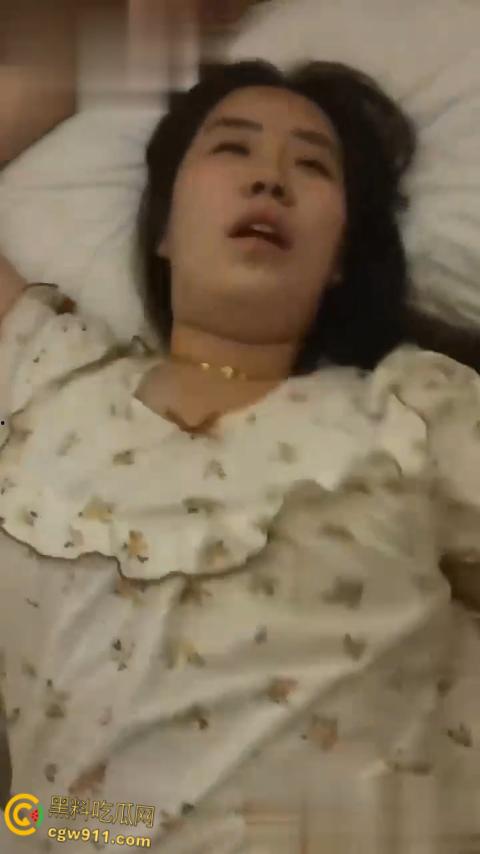 辽宁科技大学【刘雅惠】,清纯学生妹被富二代包养随意玩弄,异地视频洗澡自慰,夹住头疯狂口交颜射一脸 !-6