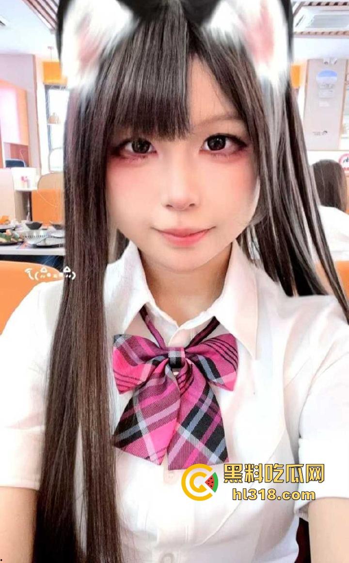 广州JK嫩妹【李诗诗】趁父母出门带游戏中CP回家做爱，无套爆操白虎馒头穴，堪称极品！-9