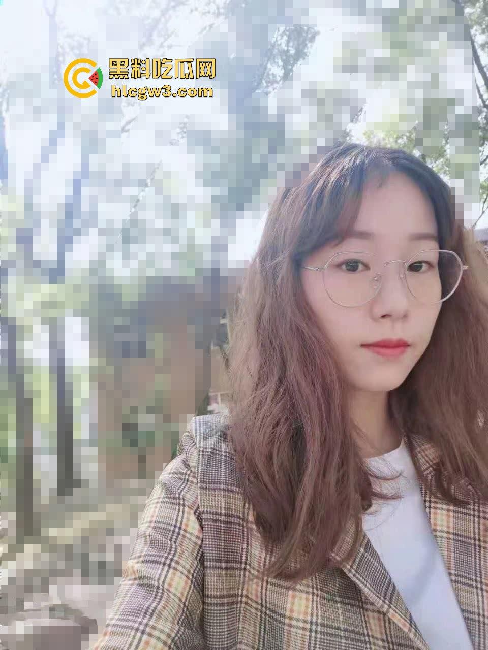 白领【肖依婷】上班请假去酒店偷情!为了被日一下竟不惜请假,职场精英竟私下如此饥渴 独家曝光!-6