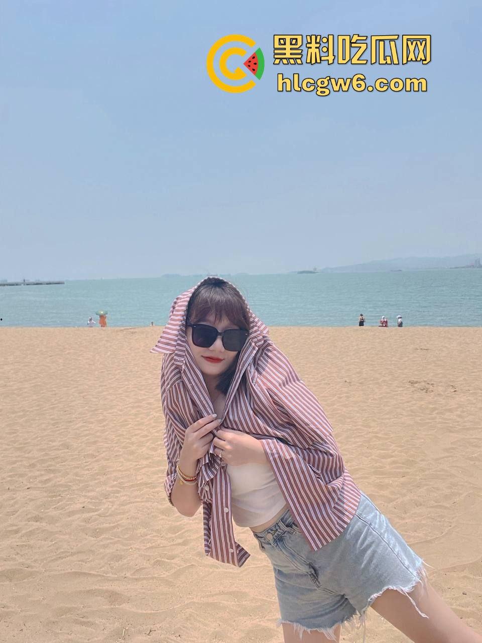 精致少妇【刘诗琪】生活照与床照双重曝光,浓妆美艳下的骗局,脱衣后原形毕露却骚得让人上头!-18