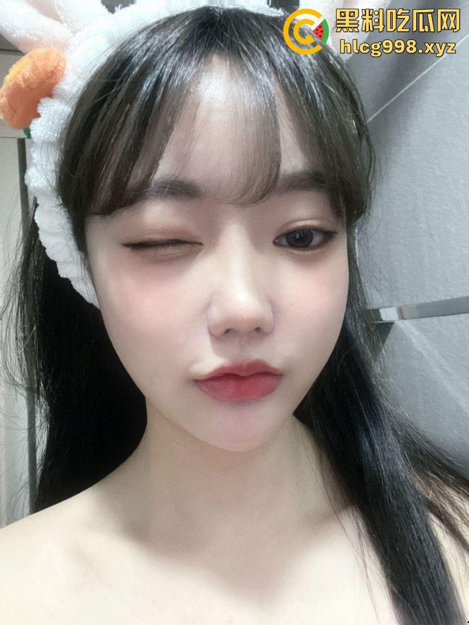 韩国巨乳美女【利休恩】洗澡私拍视频流出,奶子晃得人顶不住!科技脸加奶牛身材,韩国妹子都这样?-1