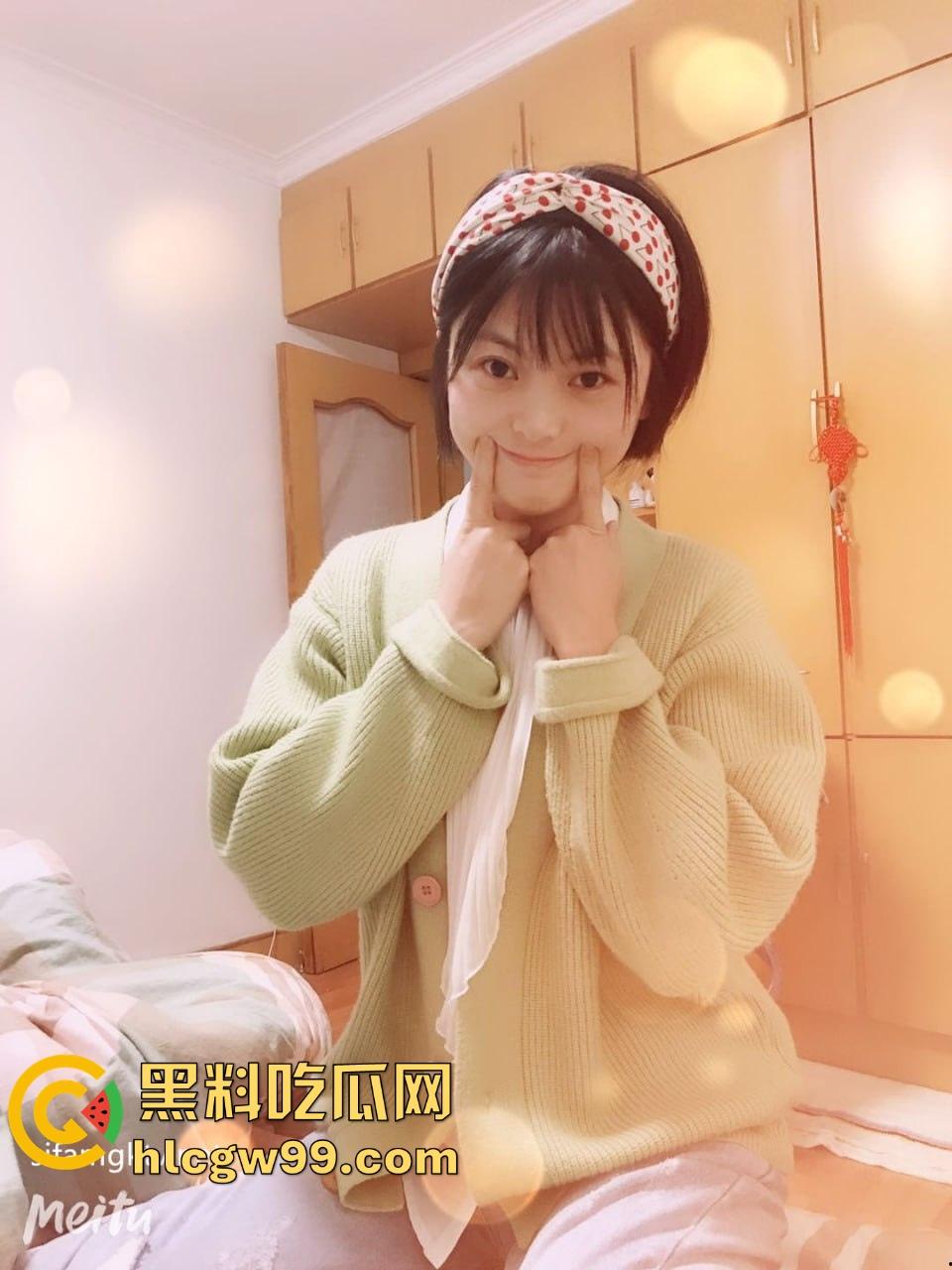 云盘高质露脸泄密!青岛某公司高管【吴美霞】露脸性爱自拍曝光,清爽干练短发美女,骑乘反差很有撸点!-4