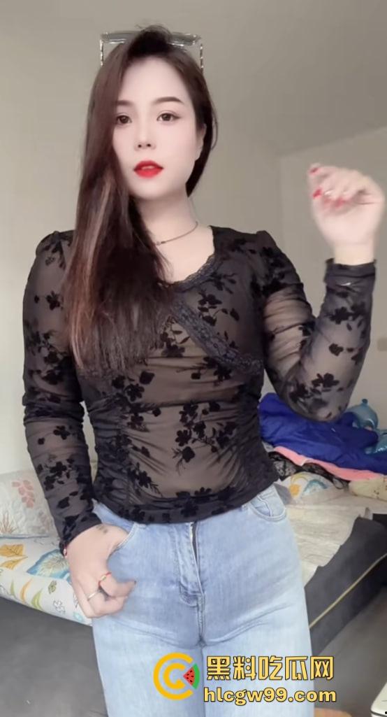 快手网红【小婊妹】明码标价200买自慰,2000线下一夜情,颜值平平还敢卖这么贵,真把自己当金逼了?-4