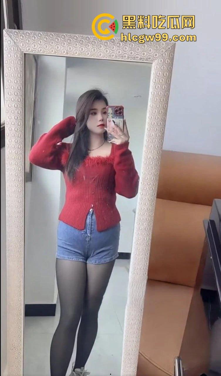 快手网红【小婊妹】明码标价200买自慰,2000线下一夜情,颜值平平还敢卖这么贵,真把自己当金逼了?-12