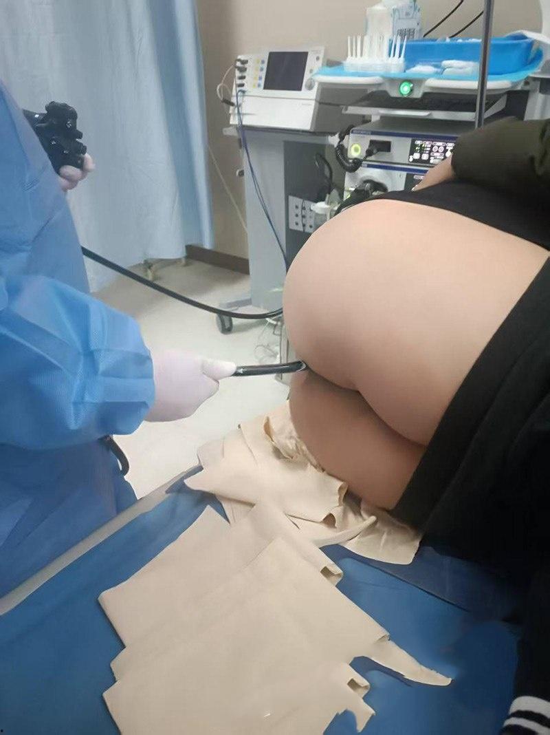 真刺激!男模激情拳交玩过火,结果金戒指卡屁眼里,深夜紧急送医取出,医生直叹牛逼-8