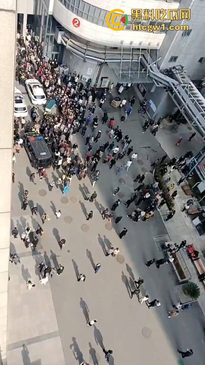 阑尾炎也能要人命?徐州二院割阑尾花费100万人还没了 人财两空家属大闹医院-5