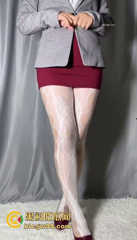 小编推荐!抖音极品少妇【田囡囡】肥臀熟女擦边裸舞自摸,各色丝袜高跟真空上阵非常诱人,先撸为敬!-6