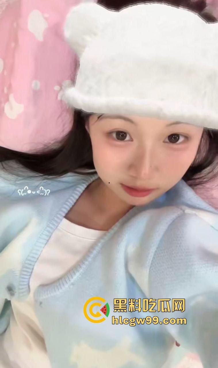 广东粉系JK小萝莉【田晶晶】黑丝大长腿配小皮鞋,男友撕破黑丝中出内射,这种贱狗带套都是对逼得不尊重!-1