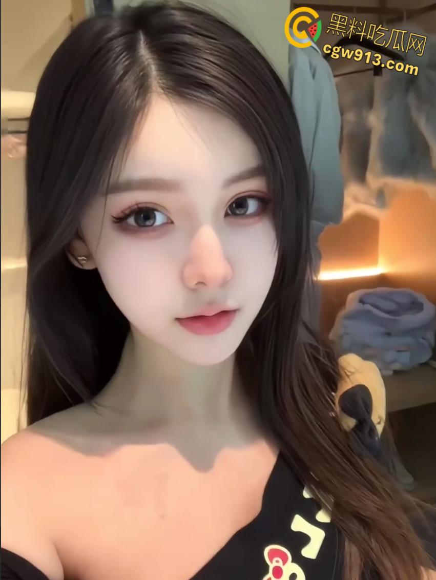 饥渴女友影响我打LOL,跪在地上深喉口交,小骚逼又开始痒了,必须狠狠地调教她,踩着头抽屁股爆操 !-2