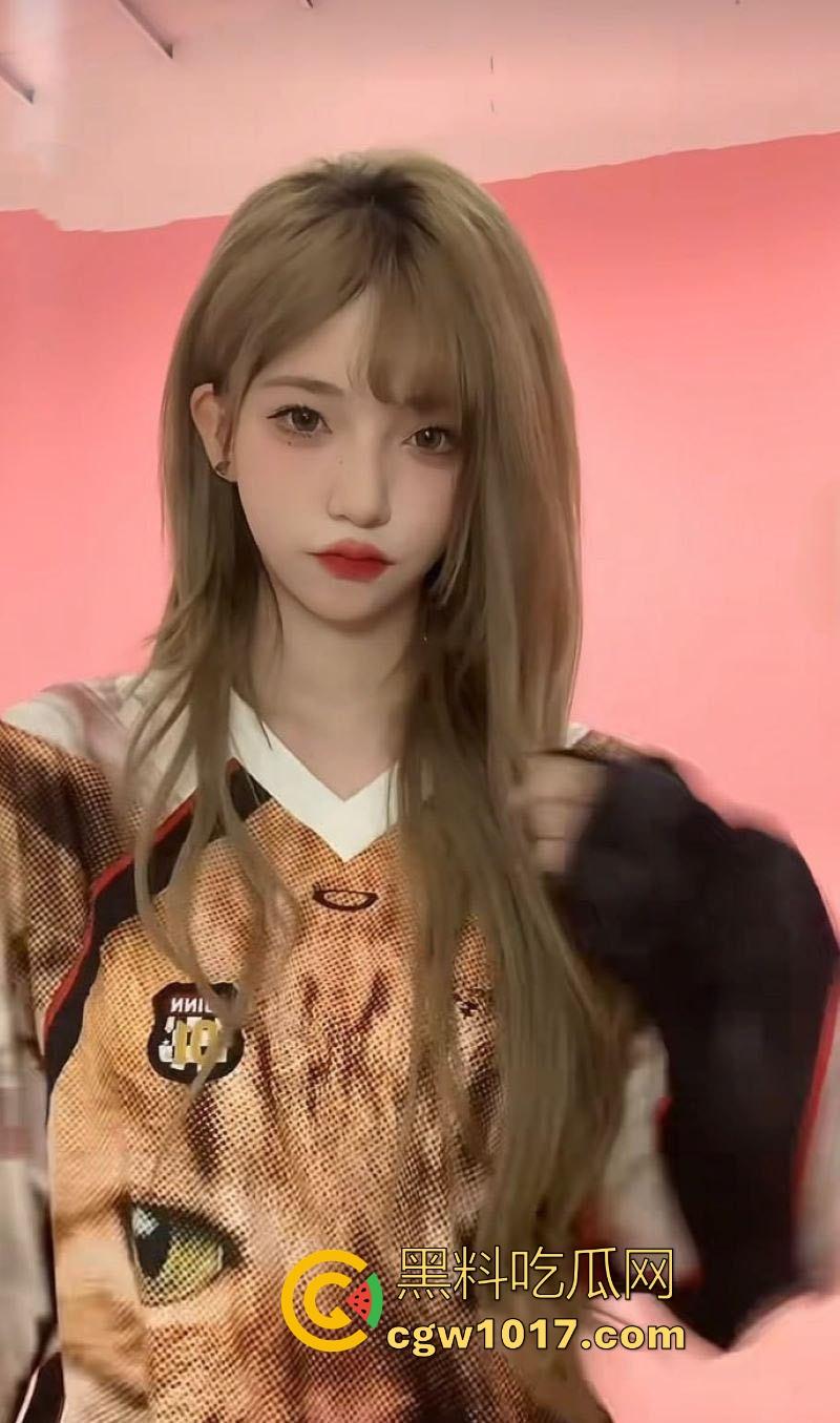 抖音高颜值网红【不要乱倒垃圾】早期私密视频曝光,极品尤物露脸深情口交深喉, 高清无码甜妹人设崩塌!-2