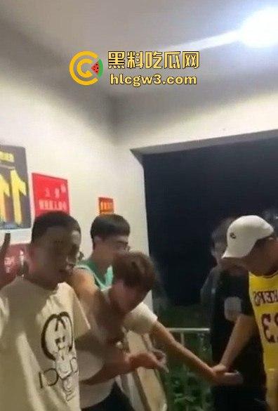 安徽校园内衣大盗现场翻车!臭袜子满地,小伙口味重,偷遍女宿舍内裤,活脱脱现代采花贼!-9