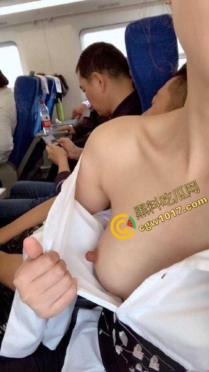 全网爆火高铁短发美少女曝猛料:靠卖片敛财,户外放尿摄人,曲线玲珑身材火辣,吸引无数网友疯狂交流!-8