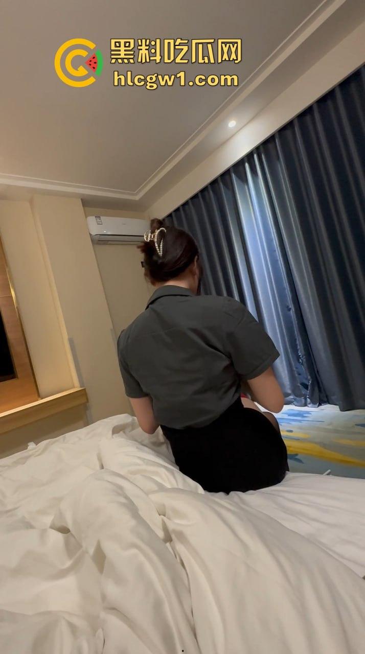 广州约炮大神征服巨乳少妇『蔡钰彤』!海底捞约会后无套操到爆,黑丝加持一夜五次,这不比找鸡更划算!-9