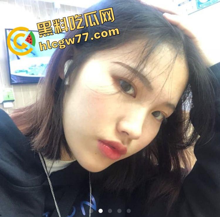 舔技封神『菜利瑜』私拍流出爆红,甜妹跪舔深喉变公共肉嘴,装乖现实舔J舔到射三次!-1