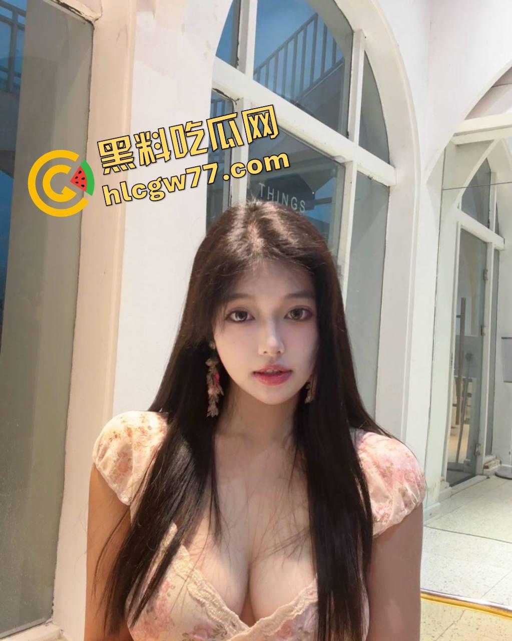 舔技封神『菜利瑜』私拍流出爆红,甜妹跪舔深喉变公共肉嘴,装乖现实舔J舔到射三次!-6