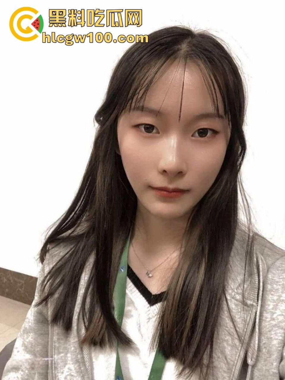 小编推荐!湘潭大学大一极品反差学妹【王璨】淫荡发骚视频视频曝光,邻家学妹天花板。-3