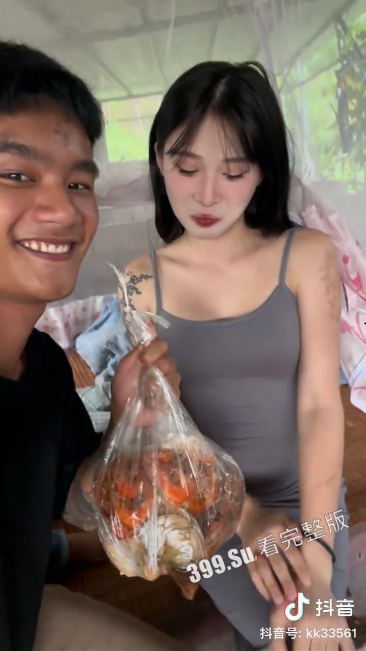 抖音15万粉 #爱可可 线下伴游陪大哥,被大哥曝光出视频,欲拒还迎,纹身一模一样,疑似抛夫离婚 成单亲妈妈-4