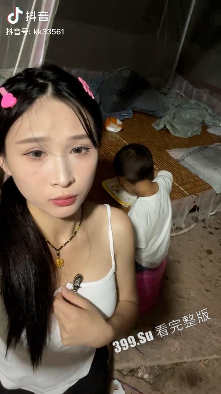 抖音15万粉 #爱可可 线下伴游陪大哥,被大哥曝光出视频,欲拒还迎,纹身一模一样,疑似抛夫离婚 成单亲妈妈-5