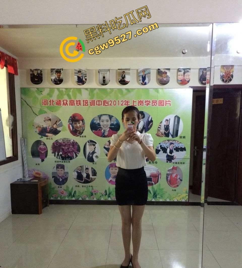 河北涵众高铁培训中心的不伦之恋!老师许佳佳的出轨与学生的激情,被学生调教十分淫荡-1