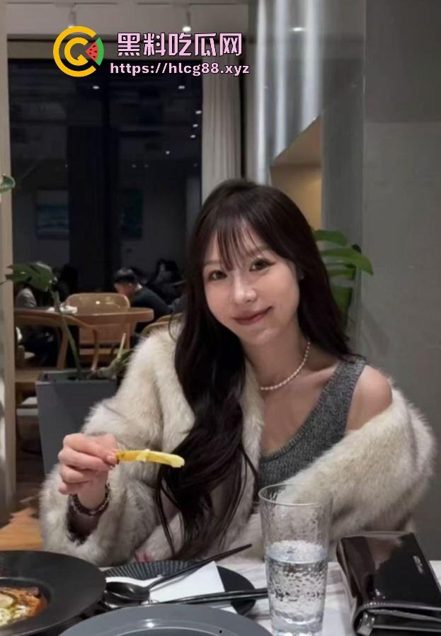 抖音约炮天津24岁网红鸡『崔苗媛』夜店嗨完开房猛操三天，吃鸡吃到拉丝，男友抓包溜得比狗快！-2