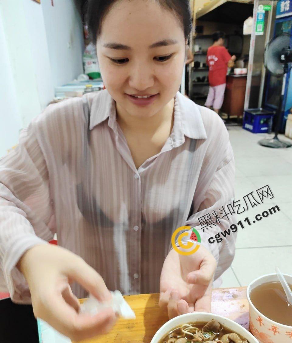 湖南微胖巨乳人妻【刘晓洁】与绿帽癖老公私拍流出!狂野户外露出,雪白丰满撩人心弦,无套狂操淫水四溢-9